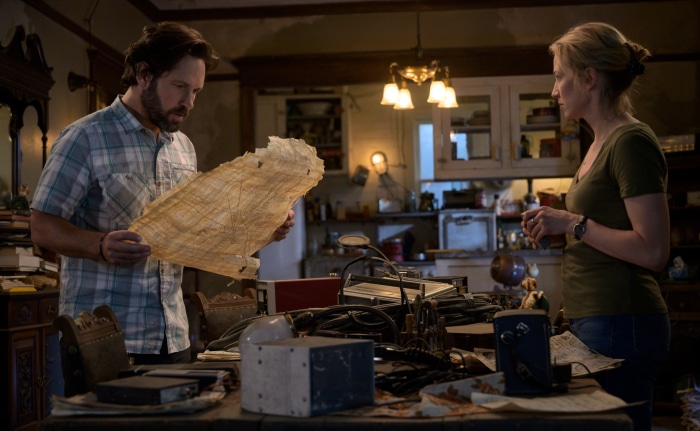Paul Rudd and Carrie Coon in Ghostbusters: Afterlife