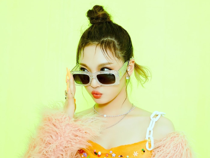 Ningning from Aespa wearing sunglasses