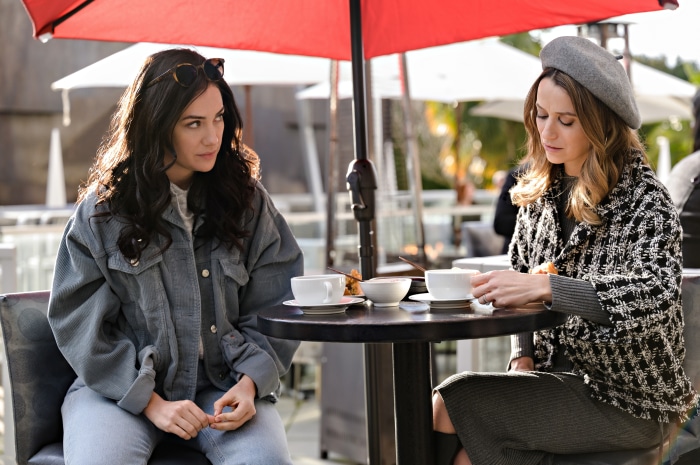 Kate Siegel and Lucie Guest at a cafe