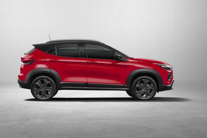 Red Fiat Pulse Audace Turbo SUV