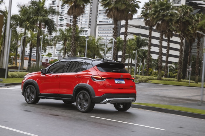 Red Fiat Pulse Audace Turbo 200 4K SUV