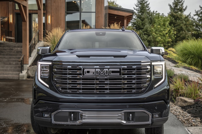 GMC Sierra Denali Ultimate Crew Cab 4K