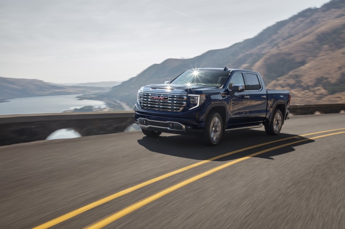 GMC Sierra Denali Ultimate Crew Cab 4K