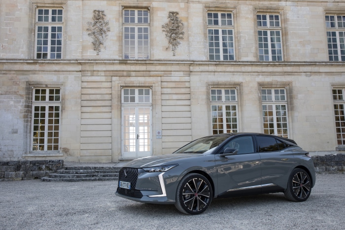 DS 4 Performance Line Electric Car