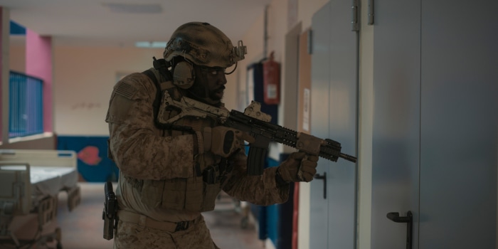 Shamier Anderson in Invasion
