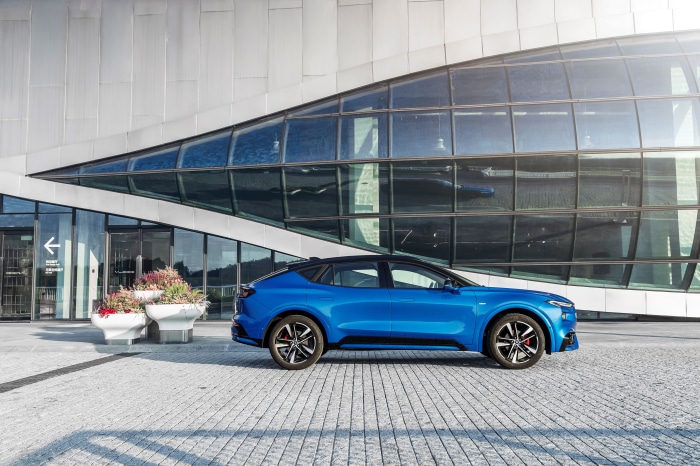 Blue Ford Evos ST-Line SUV 4K