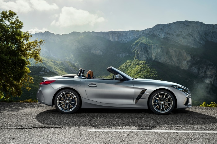 Silver BMW Z4 Cabriolet 4K