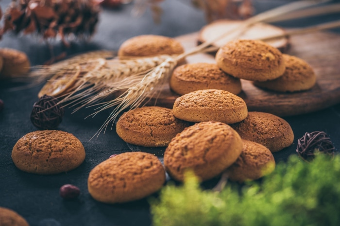 Oatmeal cookies with wheat stalks