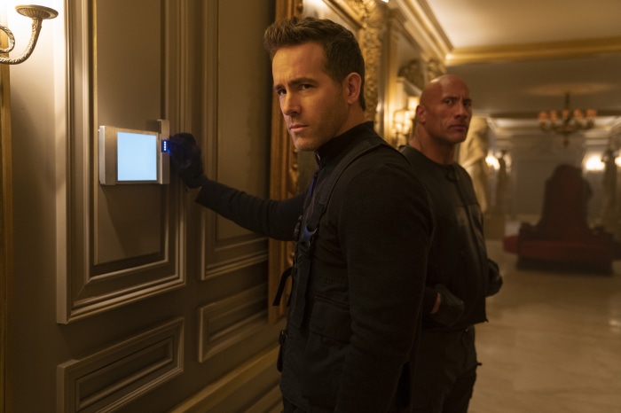 Ryan Reynolds and Dwayne Johnson in Red Notice