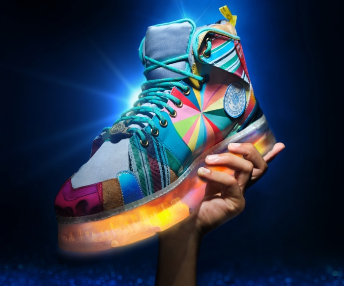 Sneakerella shoe with light-up platform