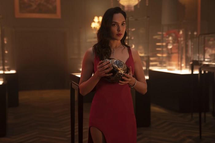 Gal Gadot in Red Notice