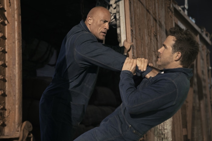 Dwayne Johnson and Ryan Reynolds in Red Notice