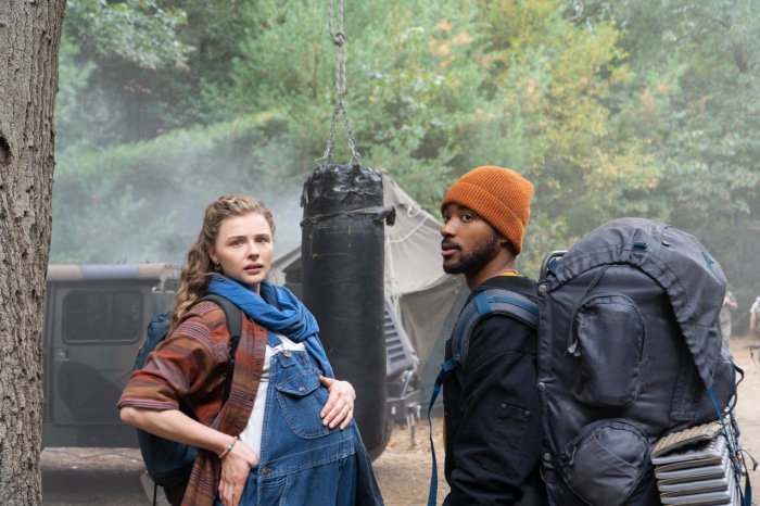 Mother/Android 4K Algee Smith Chloë Grace Moretz