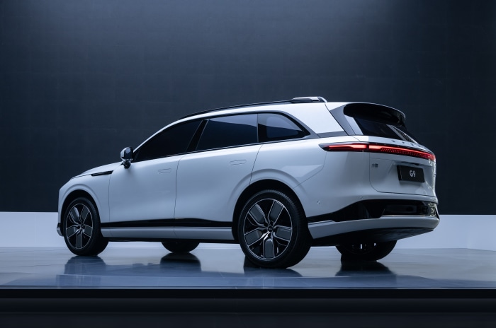 White Xpeng G9 SUV 4K