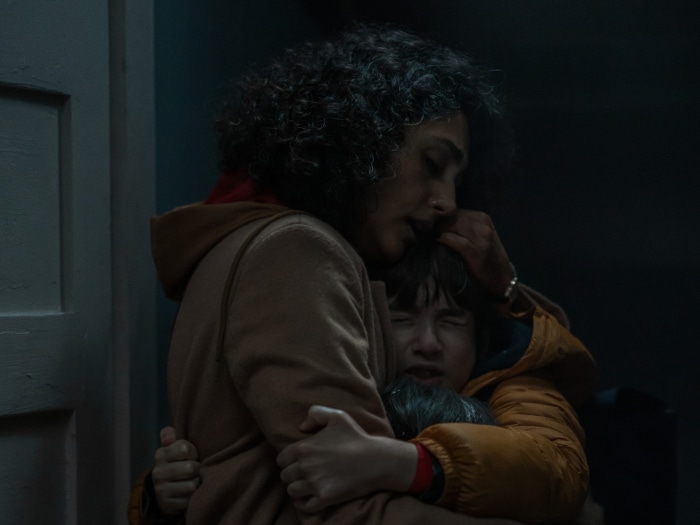 Golshifteh Farahani and Azhy Robertson in Invasion