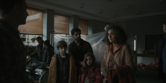 Golshifteh Farahani, Tara Moayedi, Azhy Robertson, Firas Nassar in Invasion
