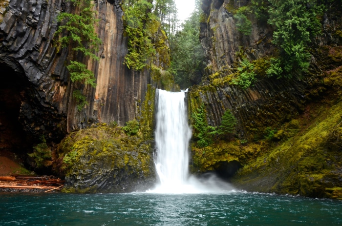 Waterfall 4K Cliff