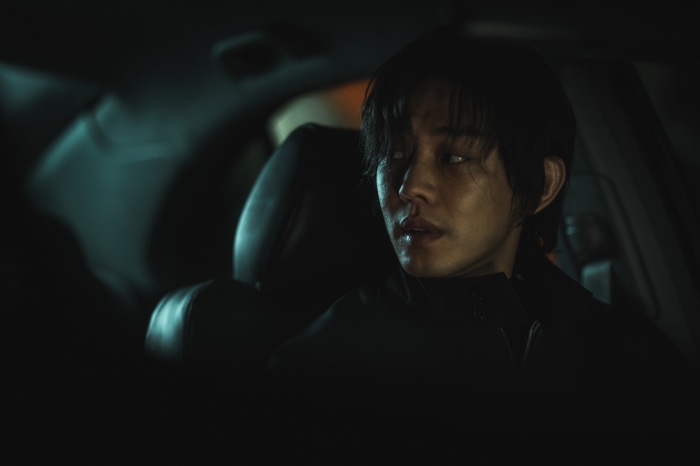 Man in car from Hellbound 4K