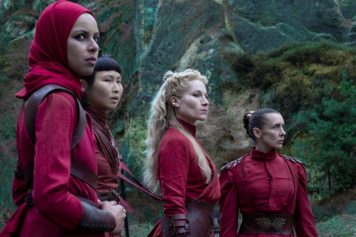 The Wheel of Time: Liandrin Guirale and companions