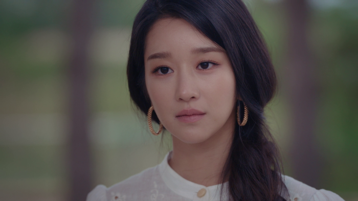 Seo Yea-ji looking at the camera