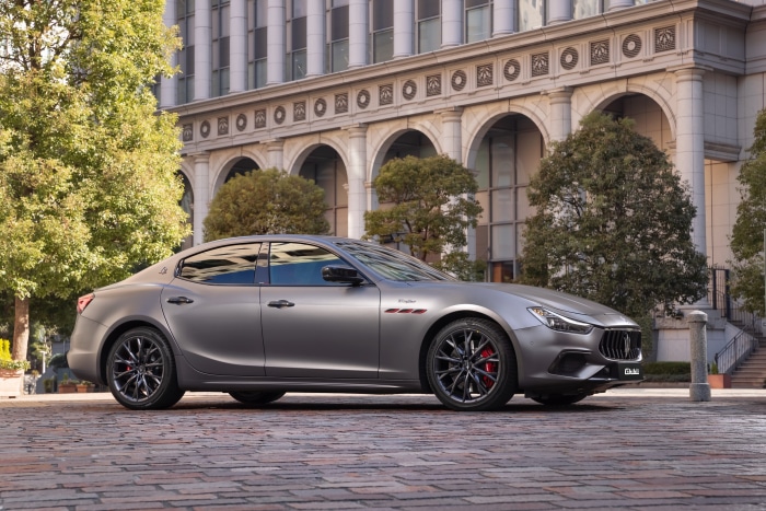 Maserati Ghibli Trofeo Carbon Pack Sedan