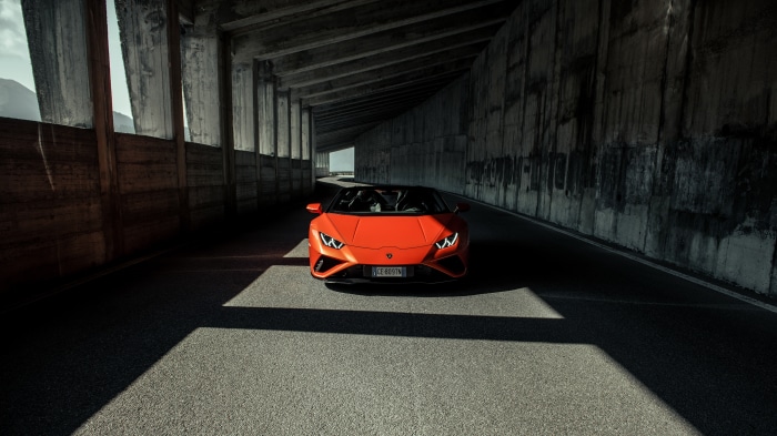 Orange Lamborghini Huracán Evo 4K in tunnel