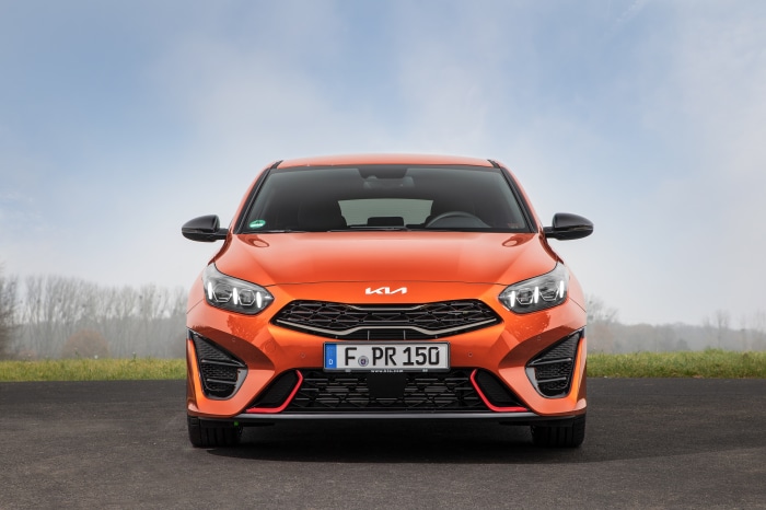 Orange Kia ProCeed GT 4K