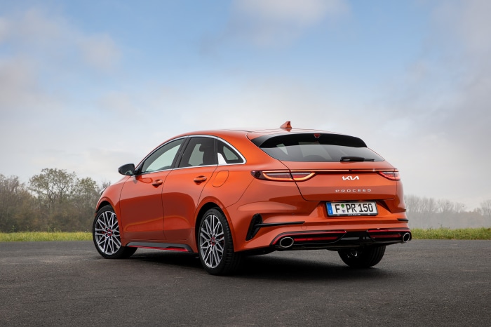 Orange Kia ProCeed GT 4K