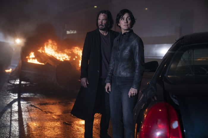 Neo and Trinity from The Matrix Resurrections 4K
