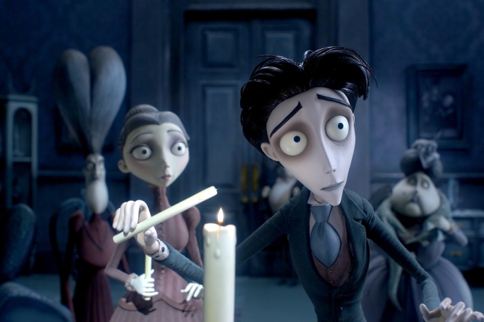 Victor Van Dort and Victoria Everglot light a candle