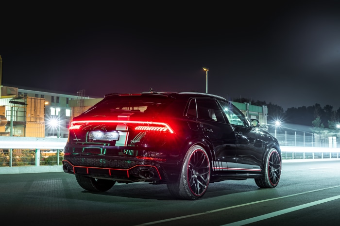 Manhart RQ800 4K SUV at Night