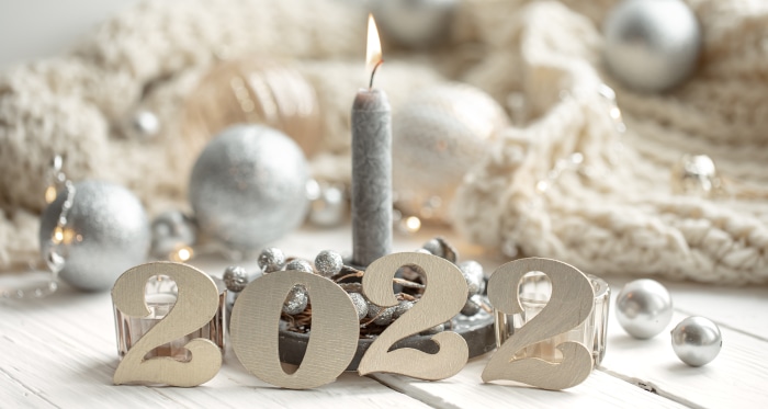 New Year 2022 Candle and Ornaments 4K