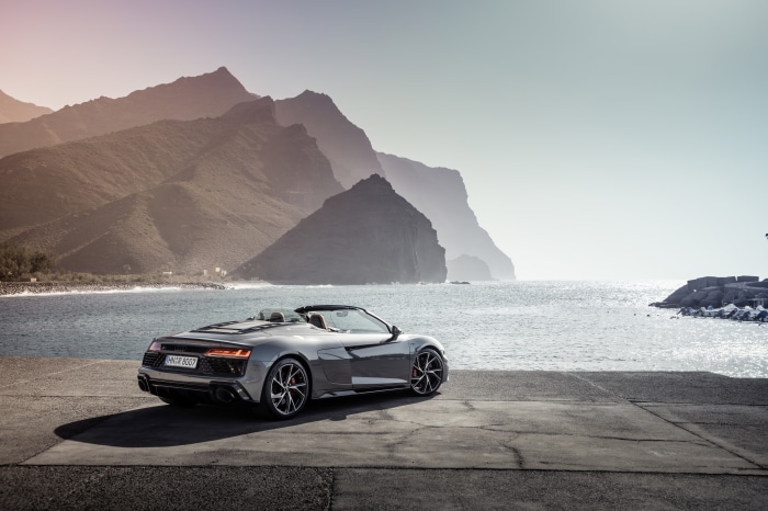 Audi R8 V10 Cabriolet by the sea