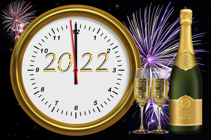 2022 New Year's Eve Countdown Clock with Champagne and Fireworks