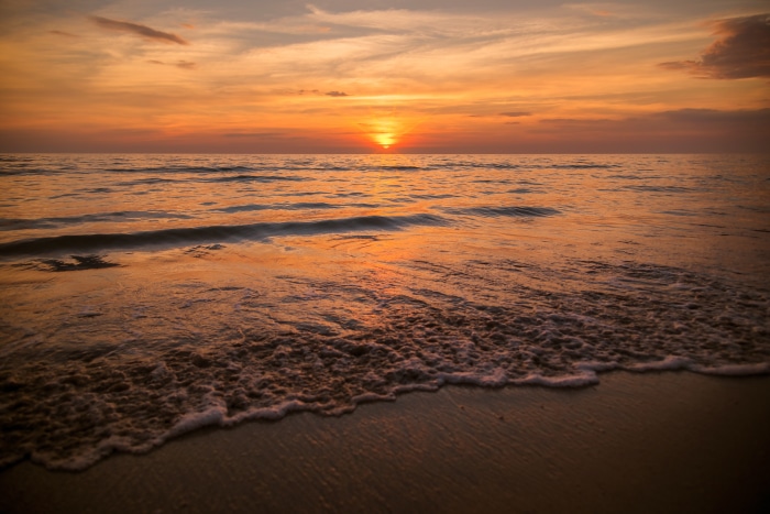 Sunset over the Ocean Horizon 4K