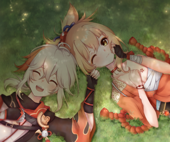 Kaedehara Kazuha and Yoimiya from Genshin Impact lying on grass