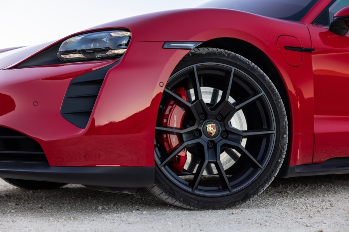 2022 Porsche Taycan GTS Sport Turismo front wheel