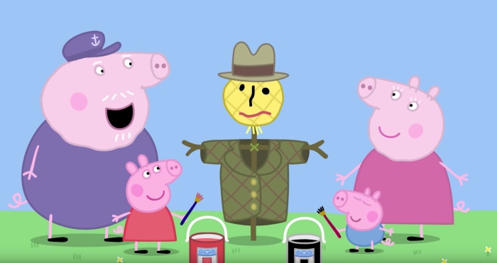 Peppa Pig family painting a scarecrow