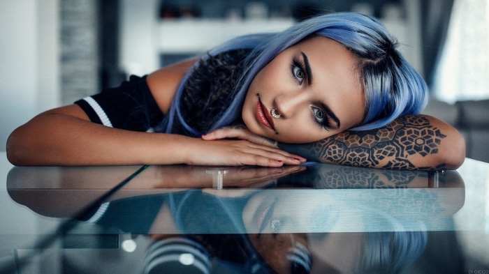 Felisya Piana with blue hair and tattoos