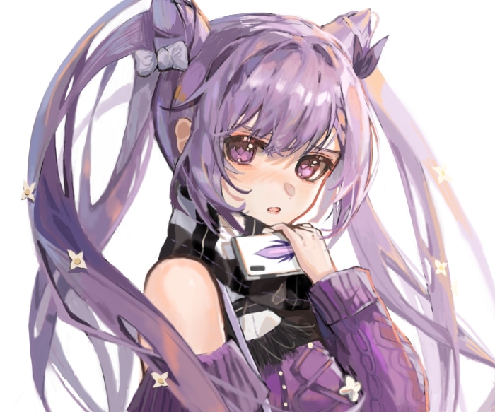 Keqing from Genshin Impact holding a smartphone