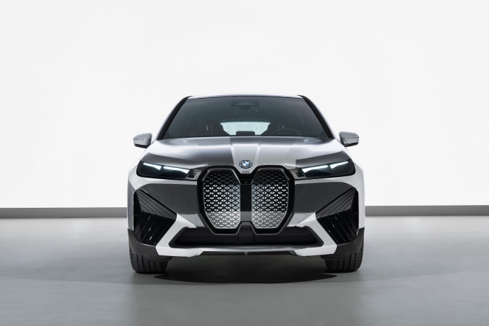 BMW IX Flow 4K SUV