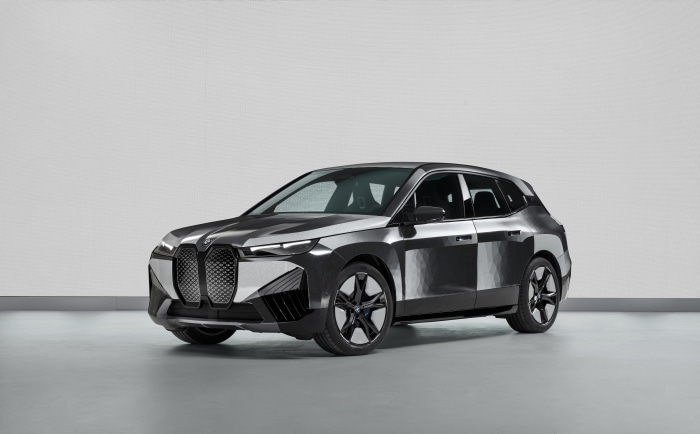 BMW IX Flow 4K SUV