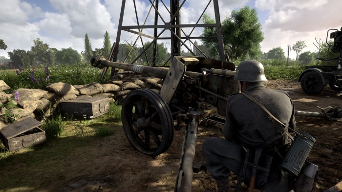 Soldier with artillery gun in Hell Let Loose