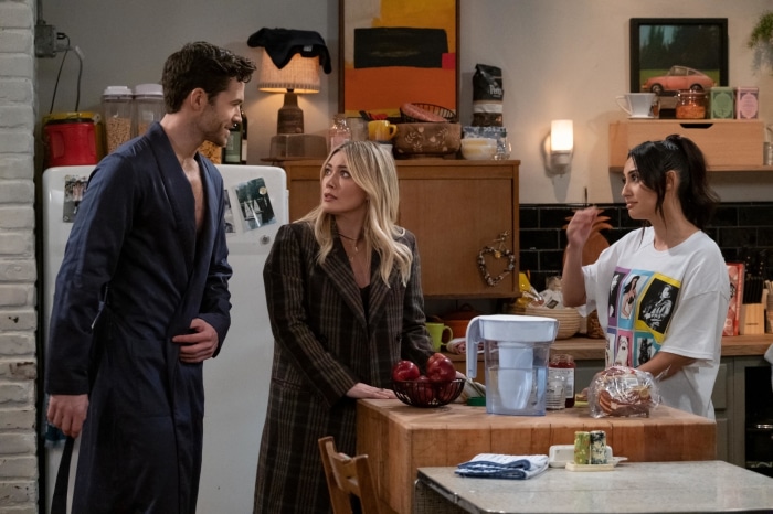 How I Met Your Father: Hilary Duff and Francia Raisa