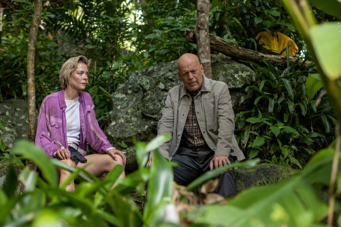 Out Of Death 4K: Jaime King and Bruce Willis