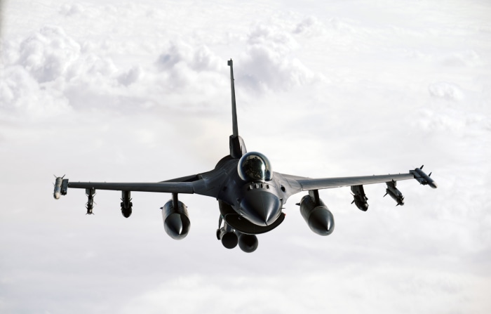 General Dynamics F-16 Fighting Falcon 4K Jet Fighter