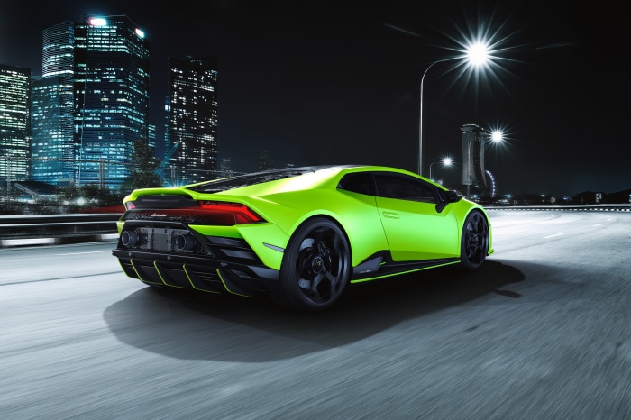 2021 Lamborghini Huracán EVO Fluo Capsule at Night