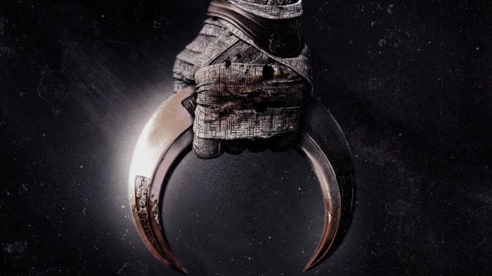 Moon Knight holding Khopesh