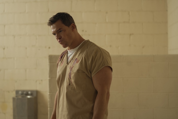 Alan Ritchson as Reacher in 4K