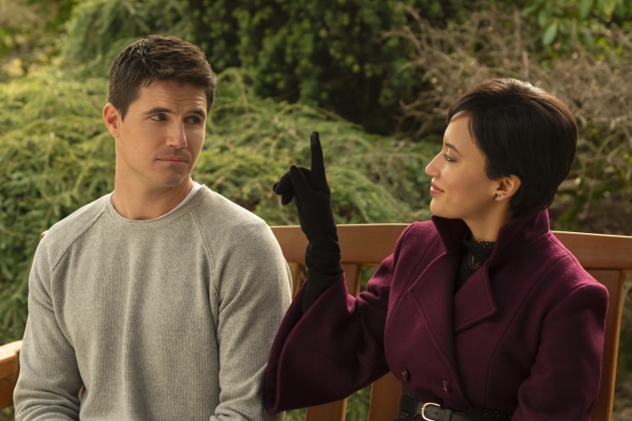 Robbie Amell and Andy Allo
